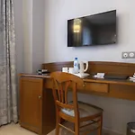 Western Au Trocadero Hotel