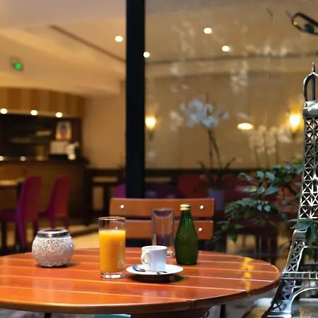 Western Au Trocadéro 3*