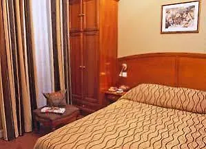 Otel Western Au Trocadero