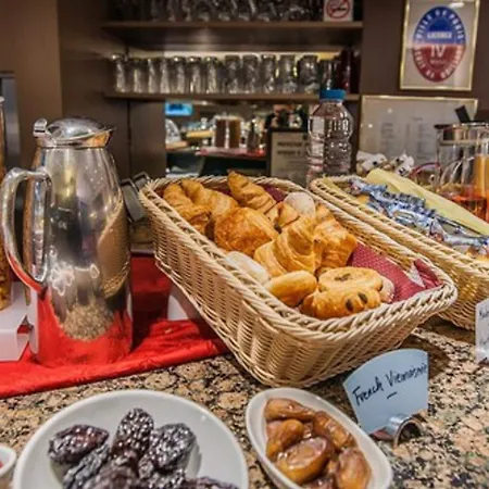 Western Au Trocadero Otel 3*