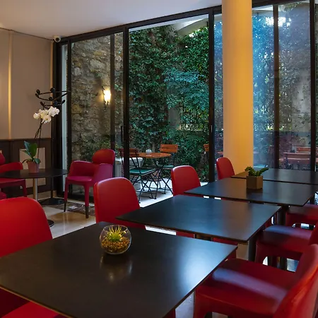 Western Au Trocadero 3*