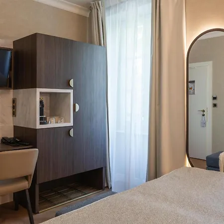 Western Au Trocadero 3*