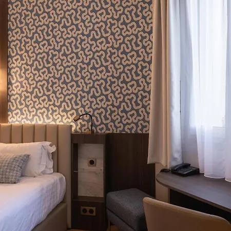 Western Au Trocadero Otel