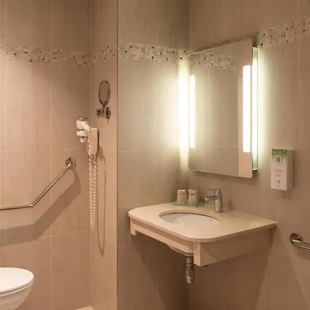 Western Au Trocadero Paris