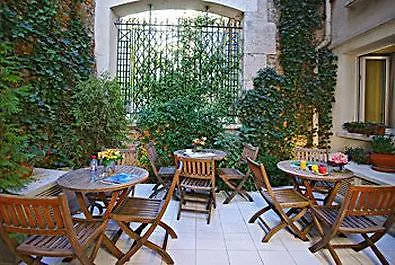 Western Au Trocadero Otel 3*