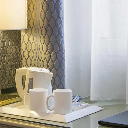 Western Au Trocadero Hotel