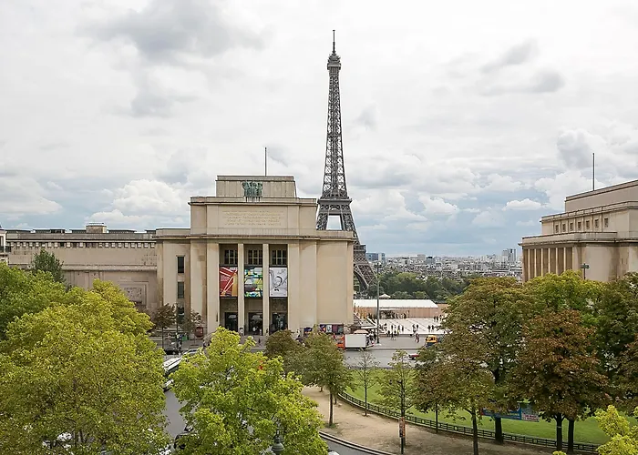 بست وسترن أوه تروكاديرو باريس