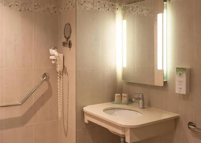 بست وسترن أوه تروكاديرو باريس