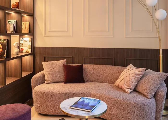 بست وسترن أوه تروكاديرو باريس